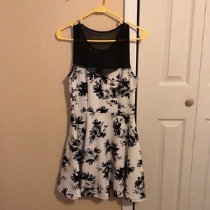 Black and white dress (roses)